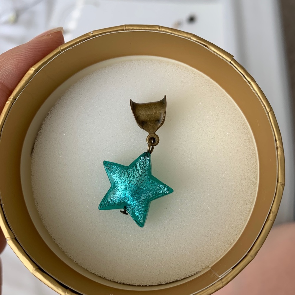 Turquoise star murano glass pendant